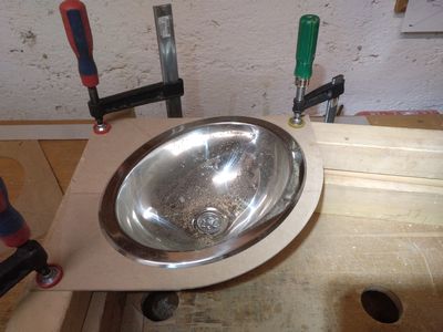 Bild 070: Herstellen einer festen Schablone für das Waschbeckenbrett