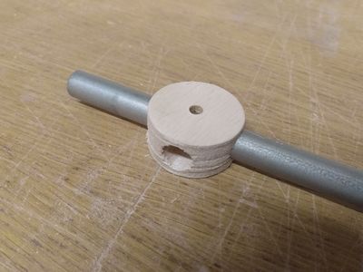 Bild 072: Winkelverbinder für die Verbindung der senkrechten und waagrechten Alurohre