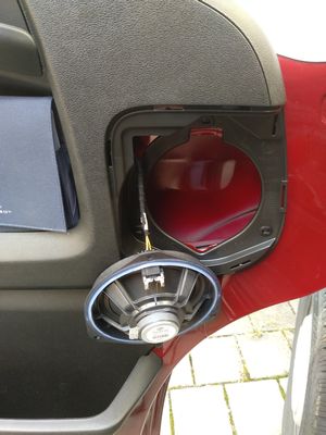 Bild 111: Lautsprecher entfernen