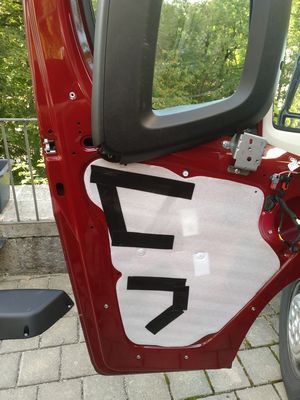 Bild 118: Die Schnitte in der Schaumstofffolie mit einem werdem mit einem Gewebeband verschlossen