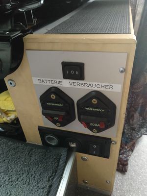 Bild 126: Zusätzlicher Trennschalter in der Seitenwand des Elektrokastens