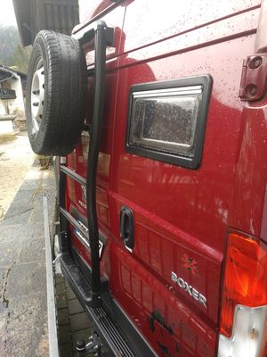 Bild 132: Hecktr&auml;ger mit Reserverad