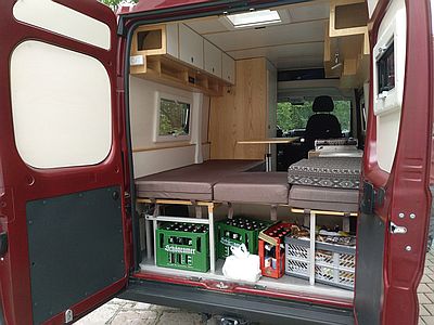 Bild 136: Unser neuer Kastenwagen fertig ausgebaut kurz nach dem TÜV-Termin und unmittelbar vor dem abschließenden Helferfest