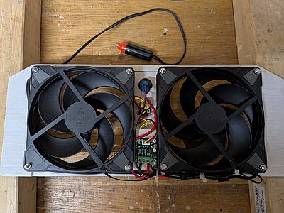 Bild 140: Das Lüfter-Sandwich vor dem Aufbringen der Deckplatte